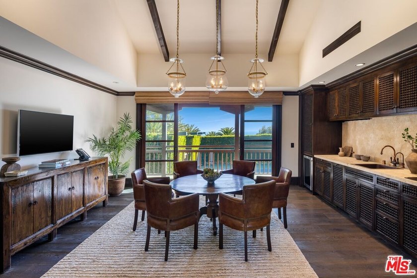 Set on a dramatic bluff of only 14 homes overlooking the Pacific - photo 27