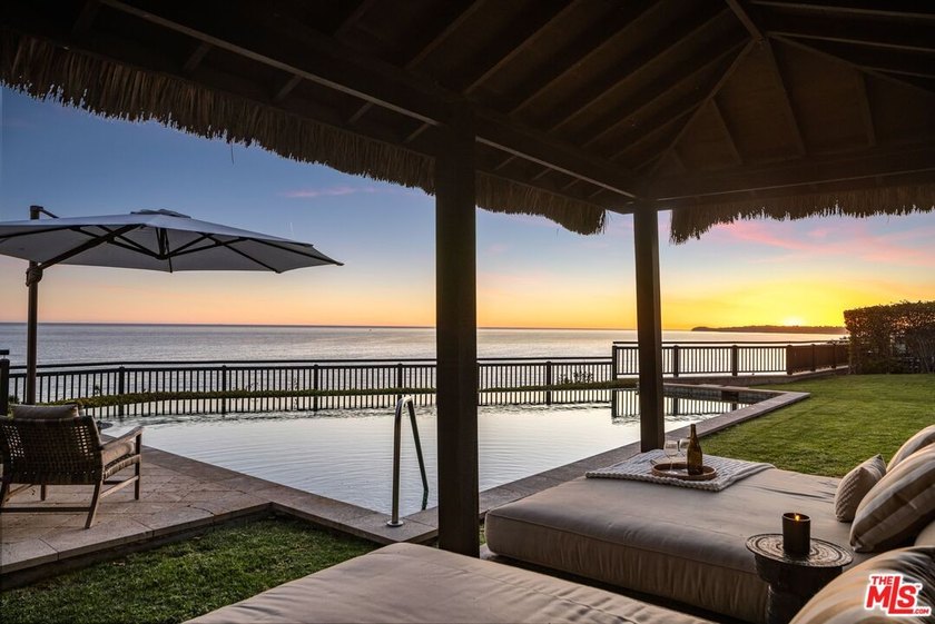 Set on a dramatic bluff of only 14 homes overlooking the Pacific - photo 40