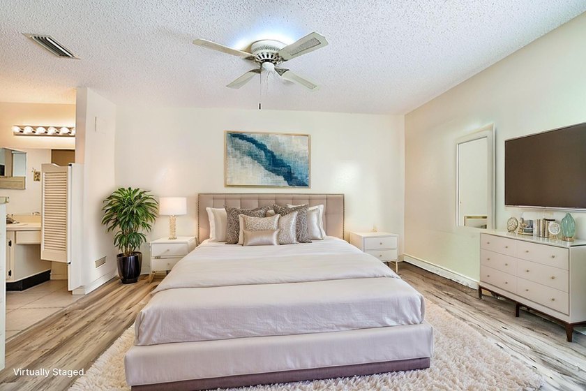 Beautiful 2 Bed/2 Bath 1st floor Condo in the highly desirable - photo 13