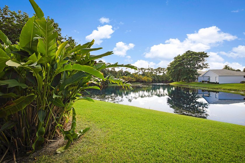 Beautiful 2 Bed/2 Bath 1st floor Condo in the highly desirable - photo 20