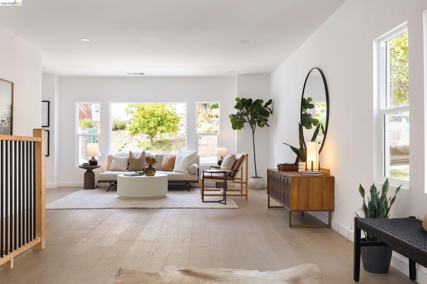 Nestled in Oakland's coveted Crocker Highlands neighborhood, 799 - photo 7