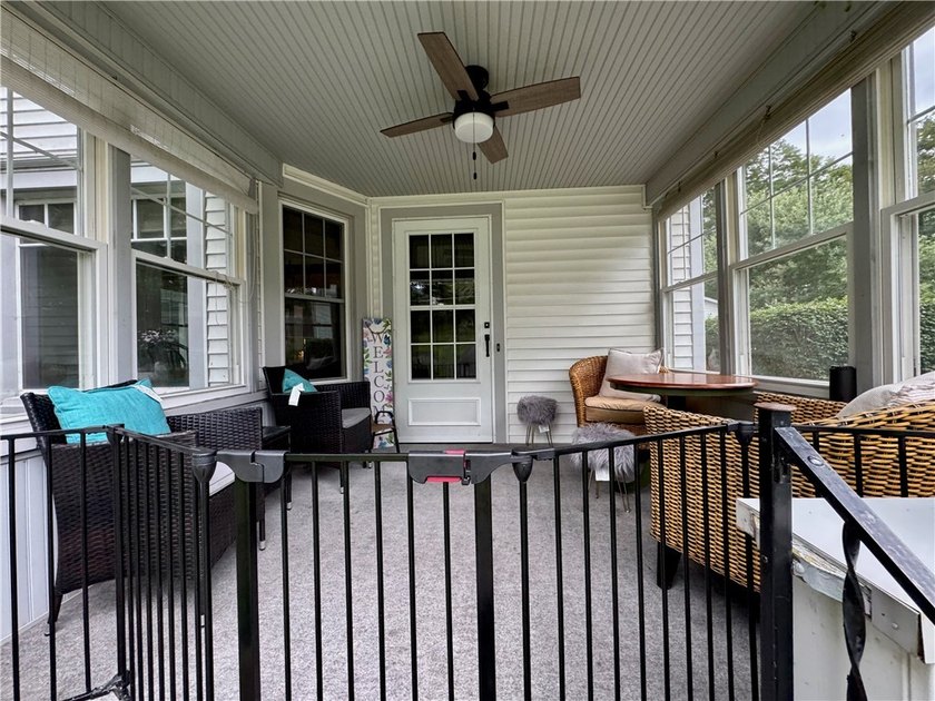 This is the LARGE house on the LARGE lot you have been looking - photo 29