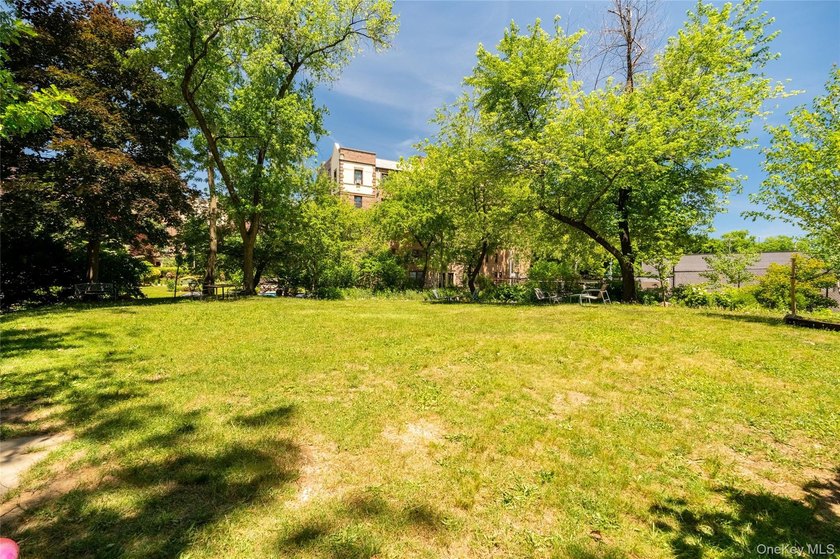 Don't miss this turnkey 2-bedroom, 1-bathroom co-op in one of - photo 29