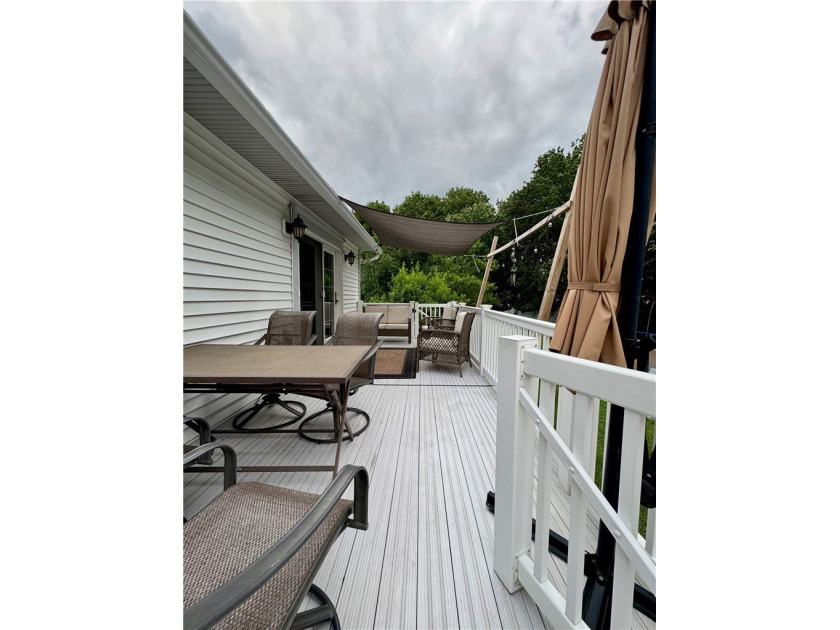 This is the LARGE house on the LARGE lot you have been looking - photo 30
