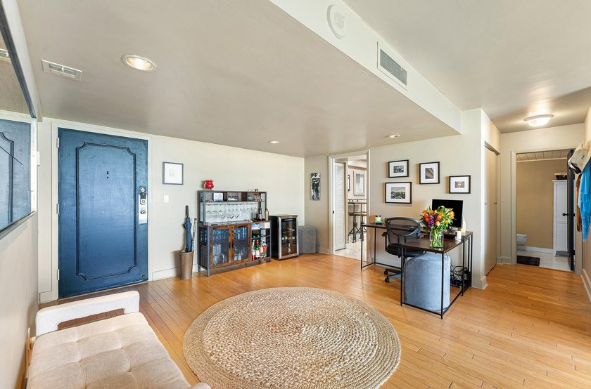 Beautiful Executive condo in the heart of west palm beach. This - photo 12
