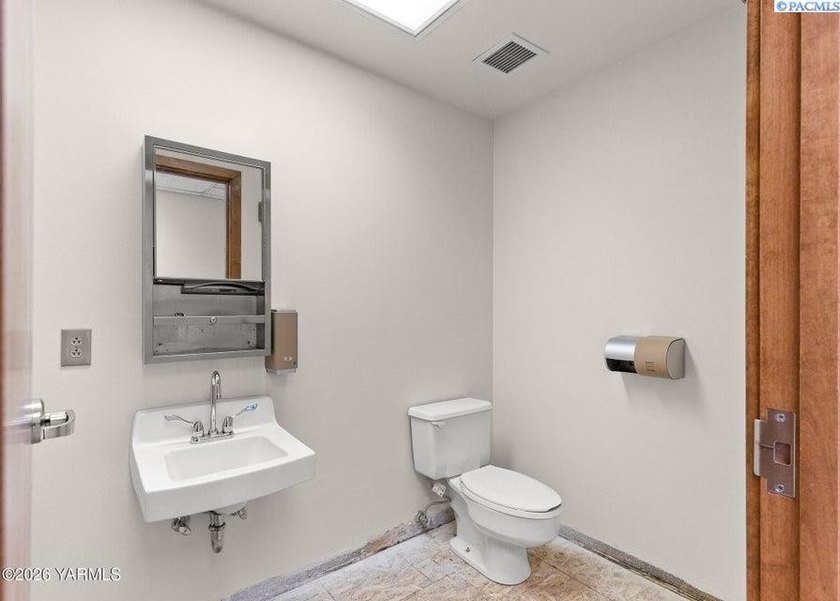 MLS# 293648 Opportunity for a growing professional firm / - photo 22
