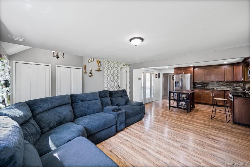 Welcome to this beautifully designed 4-bedroom, 3-bath expanded - photo 4