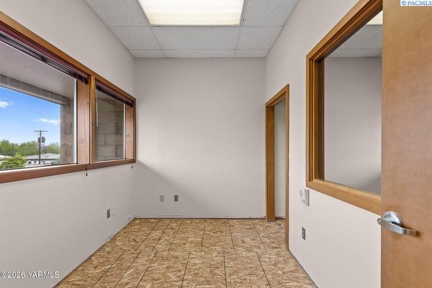 MLS# 293648 Opportunity for a growing professional firm / - photo 30