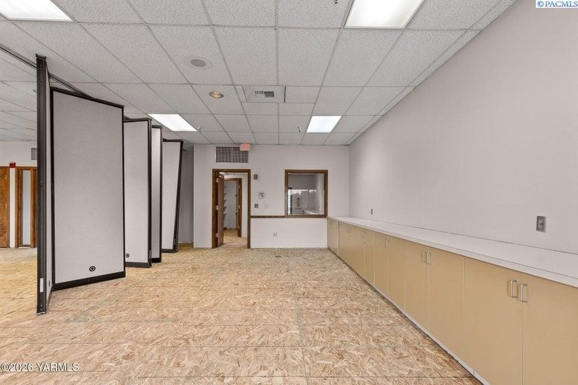 MLS# 293648 Opportunity for a growing professional firm / - photo 33