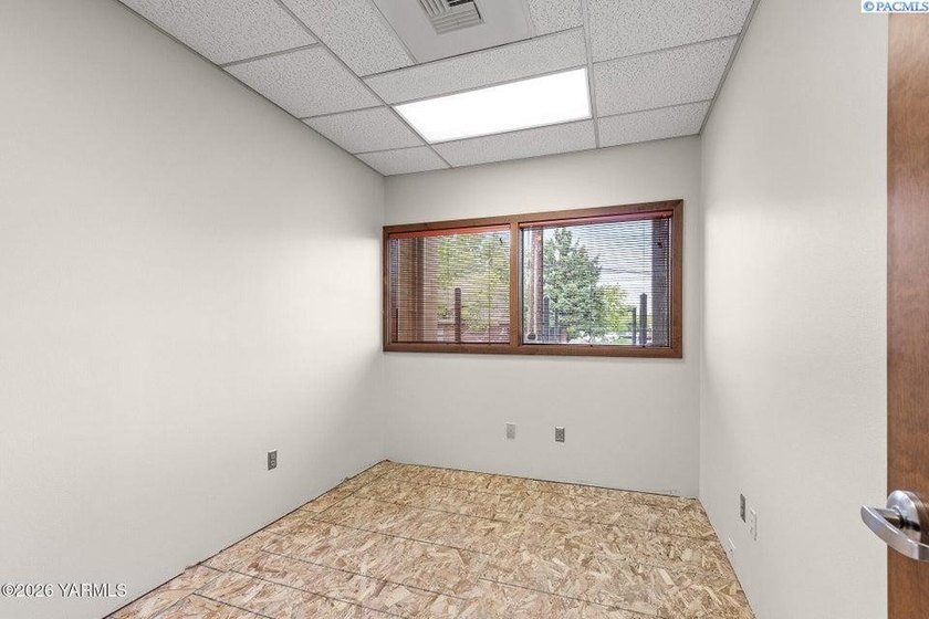 MLS# 293648 Opportunity for a growing professional firm / - photo 42