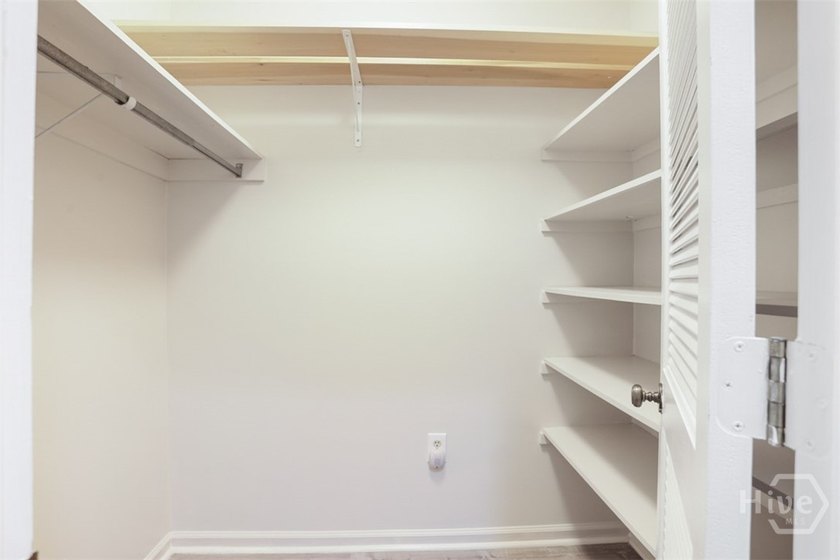 Welcome to this beautiful, spacious home in the prestigious - photo 24