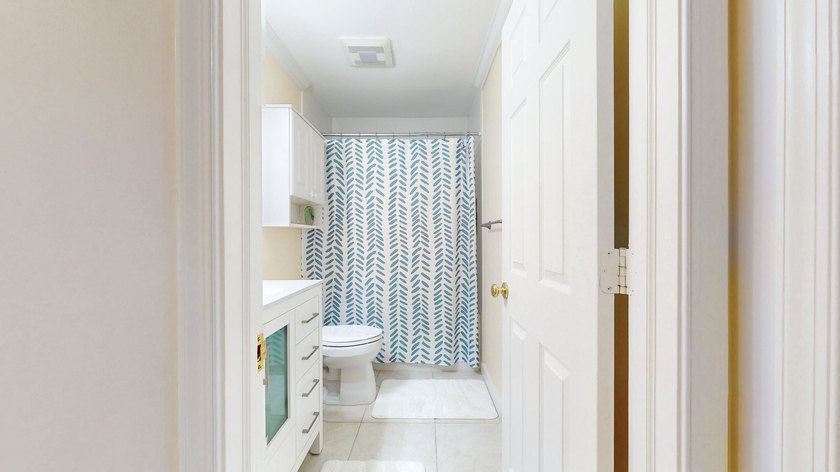 Immaculate lakeside 2nd floor 3-bedroom, 2-bathroom condo in - photo 28