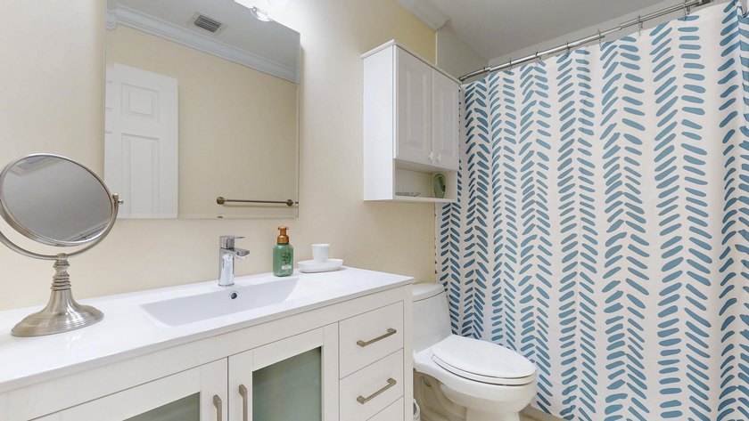Immaculate lakeside 2nd floor 3-bedroom, 2-bathroom condo in - photo 29