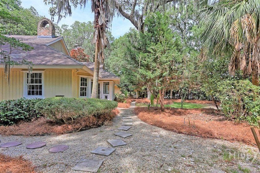 Welcome to this beautiful, spacious home in the prestigious - photo 48