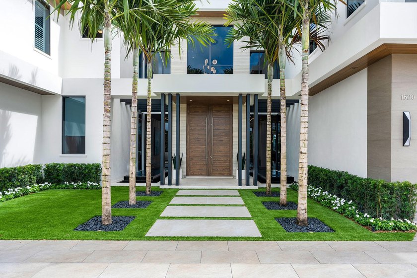 Experience a new pinnacle of luxury in this recently completed - photo 4