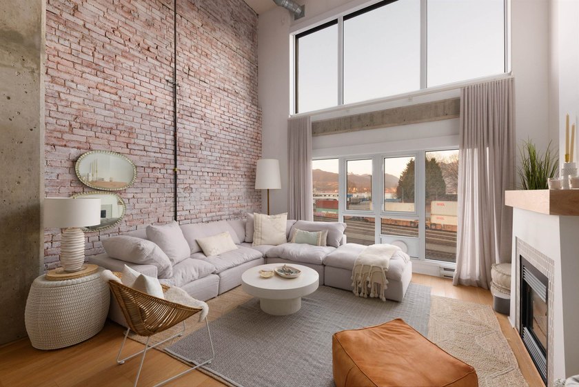 This two-level, 1 bedroom (potential for 2) Gastown loft sits on - photo 2