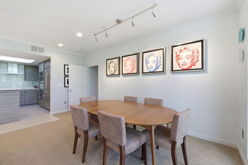 Absolutely stunning 1,563 sq. ft. condo in the heart of Downtown - photo 12
