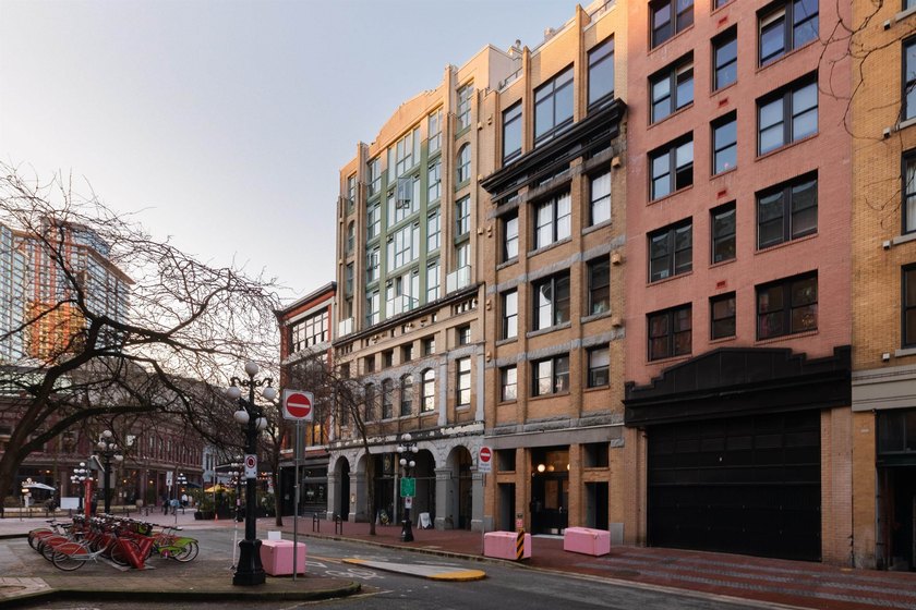 This two-level, 1 bedroom (potential for 2) Gastown loft sits on - photo 3
