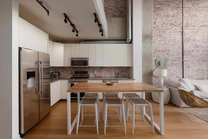 This two-level, 1 bedroom (potential for 2) Gastown loft sits on - photo 7