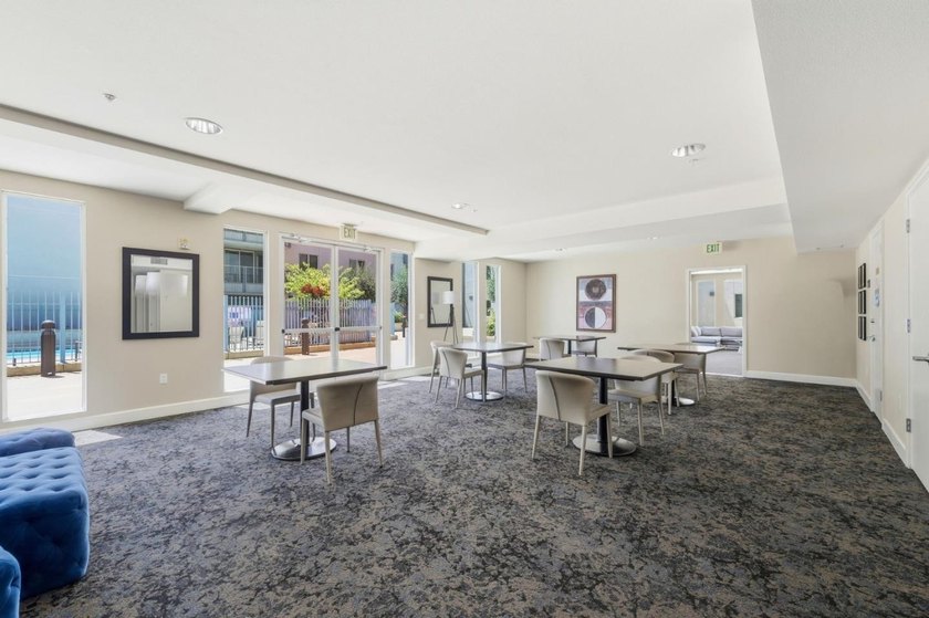 Absolutely stunning 1,563 sq. ft. condo in the heart of Downtown - photo 28