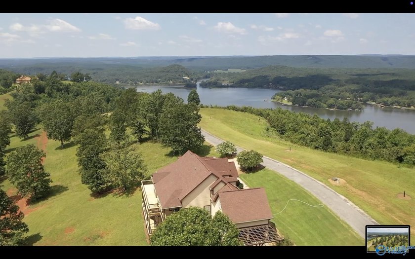 Enjoy extravagant views from the gated community of The Bluffs - photo 7