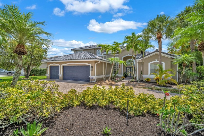 Circular drive sets the tone for this thoughtfully designed home - photo 3