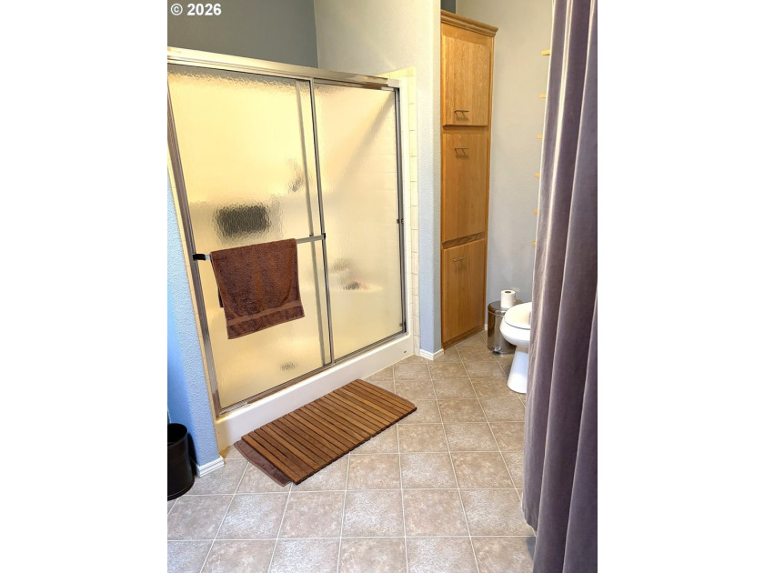 This spacious 1,620 sq ft manufactured home offers easy - photo 23
