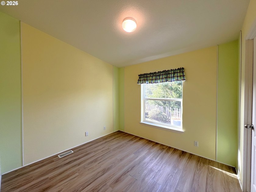This spacious 1,620 sq ft manufactured home offers easy - photo 25