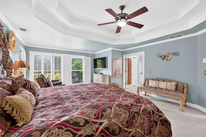 Exceptional Luxury Home with Resort-Style Pool in Sought-After - photo 38