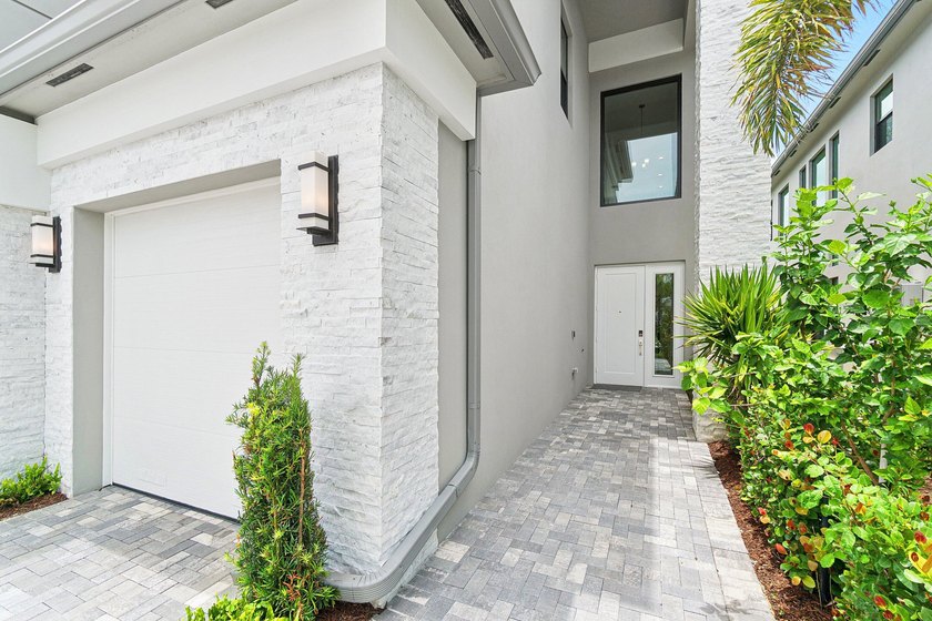 Brand new and never lived in, this stunning Honolulu model in - photo 4