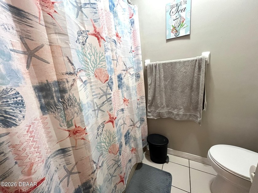 Beautiful single story townhome in Port Orange. Updated kitchen - photo 11