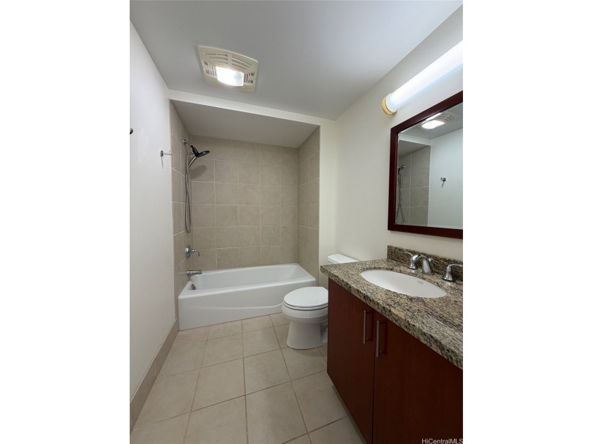 Experience high-rise living in this well-maintained 2-bedroom - photo 11