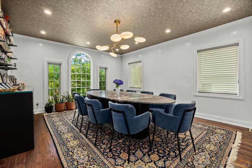 Welcome to this elegant, bright, and sun-drenched renovated - photo 13