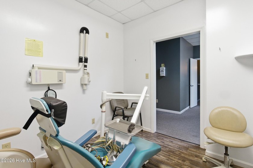 Prime Turnkey Dental Medical Opportunity With High Visibility - photo 15