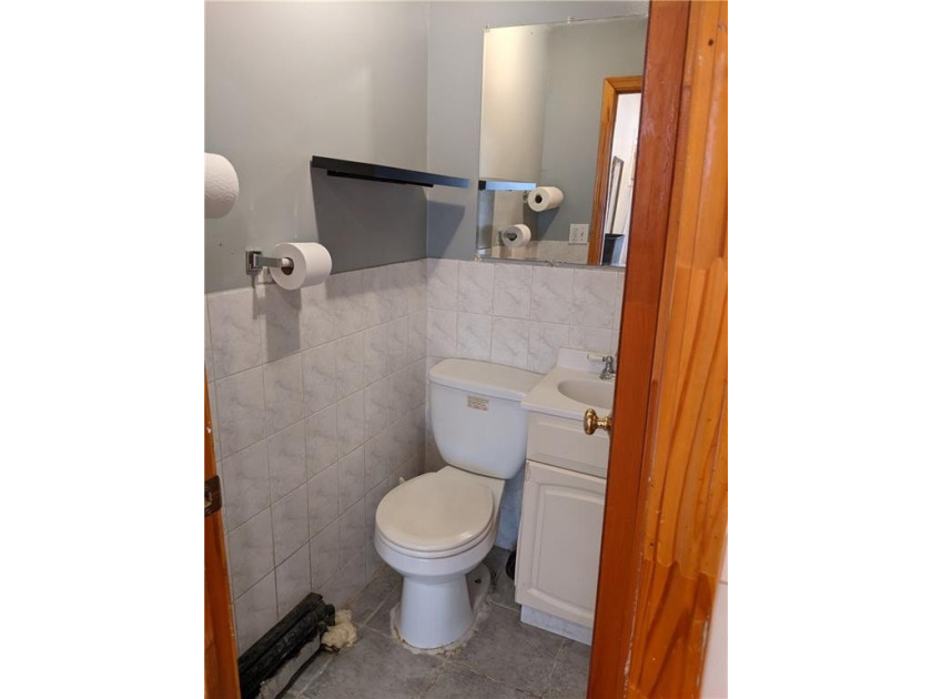 This property really makes a statement on the corner of Nostrand - photo 19