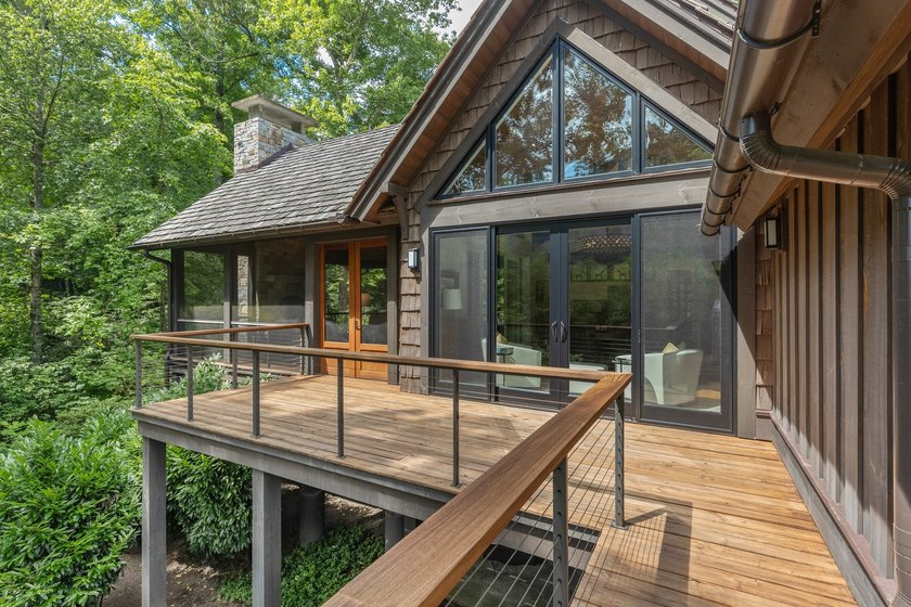 Redesigned and completely renovated in 2020, this extraordinary - photo 20