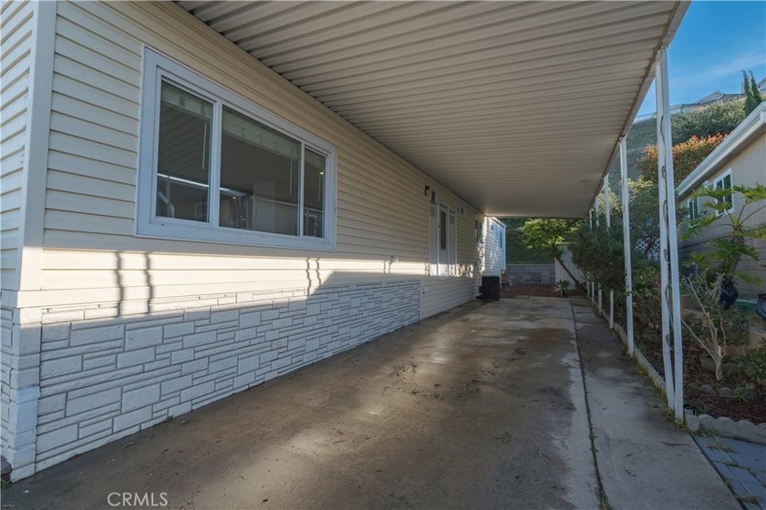 This beautiful home is located in the desirable Skyline mobile - photo 24