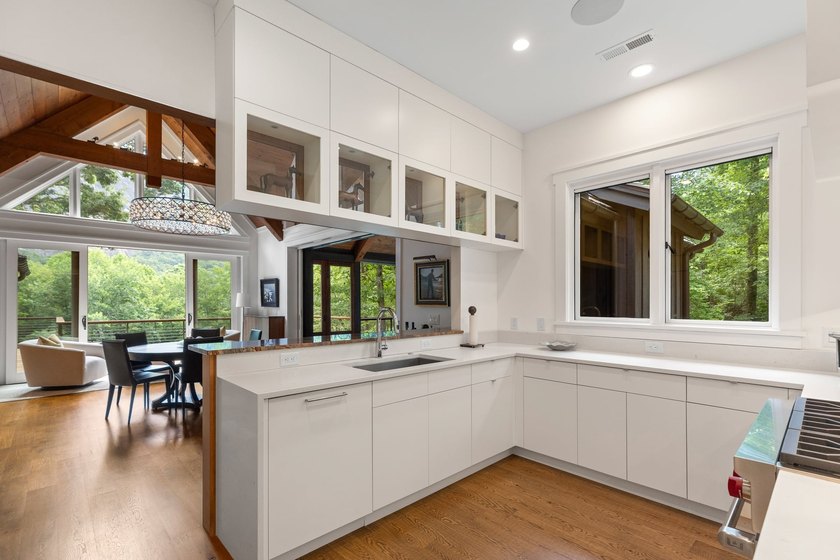 Redesigned and completely renovated in 2020, this extraordinary - photo 27