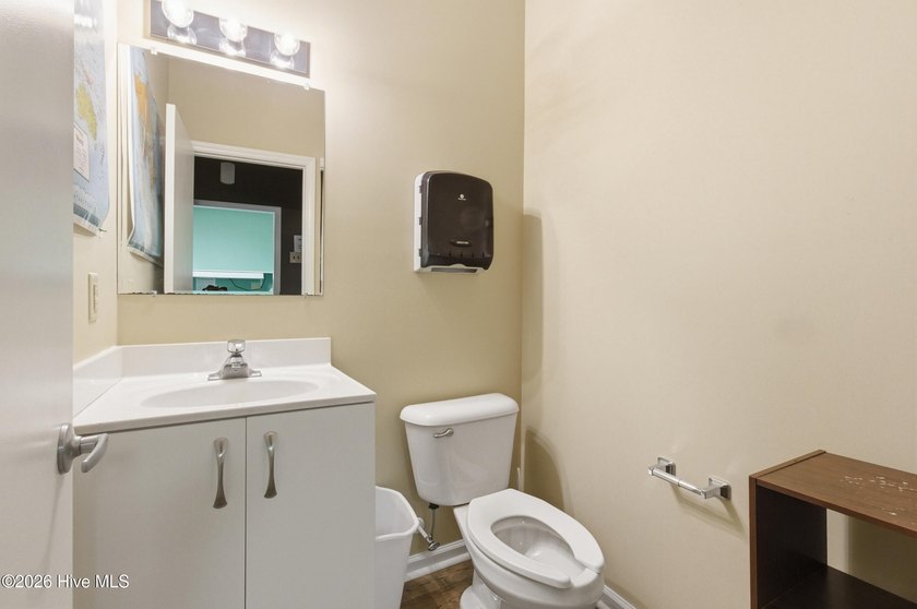 Prime Turnkey Dental Medical Opportunity With High Visibility - photo 29