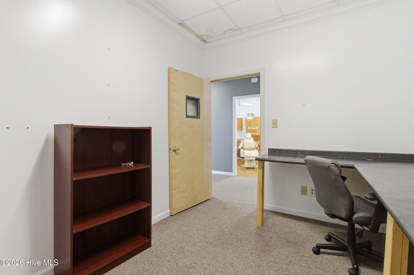 Prime Turnkey Dental Medical Opportunity With High Visibility - photo 32