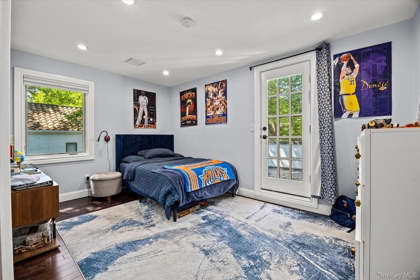 Welcome to this elegant, bright, and sun-drenched renovated - photo 32