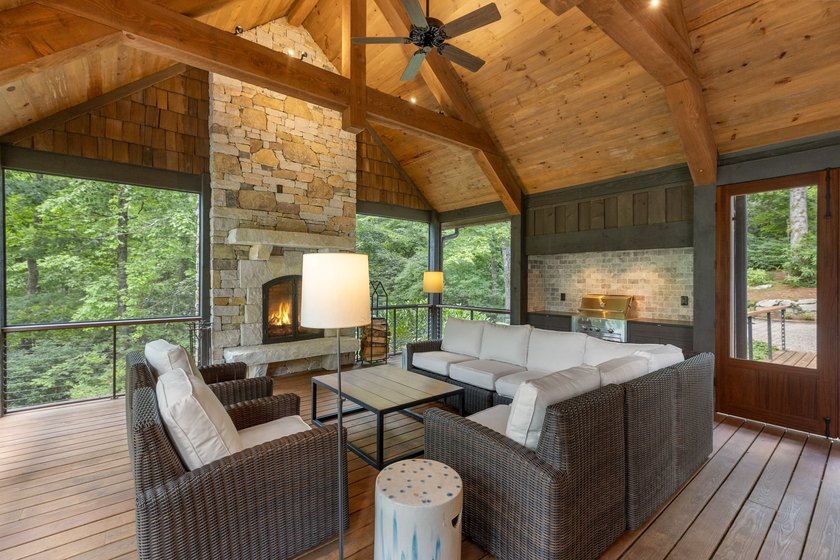 Redesigned and completely renovated in 2020, this extraordinary - photo 33