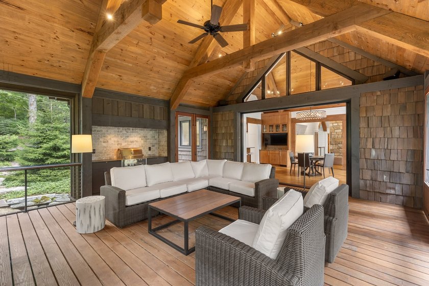 Redesigned and completely renovated in 2020, this extraordinary - photo 34