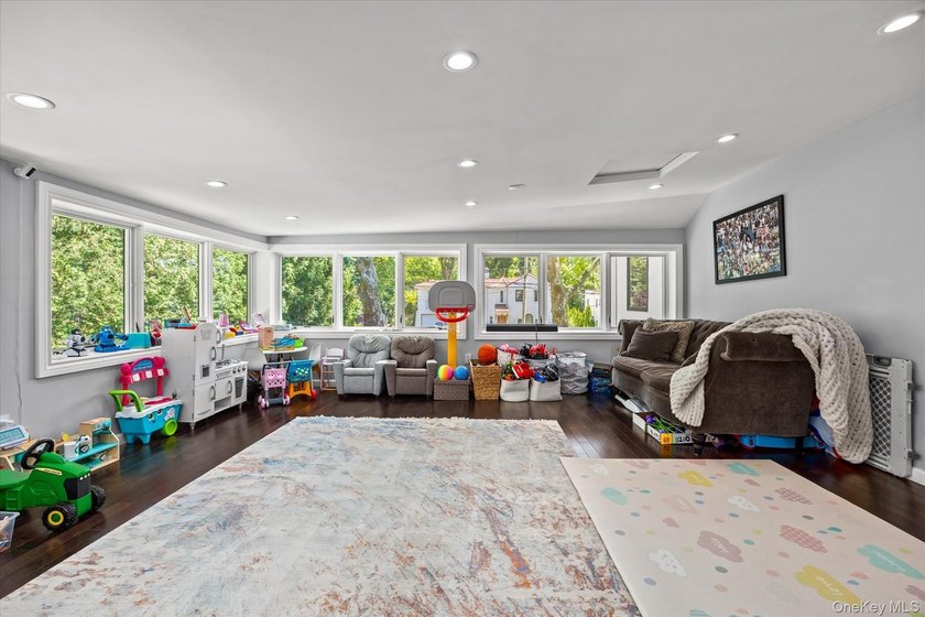 Welcome to this elegant, bright, and sun-drenched renovated - photo 35