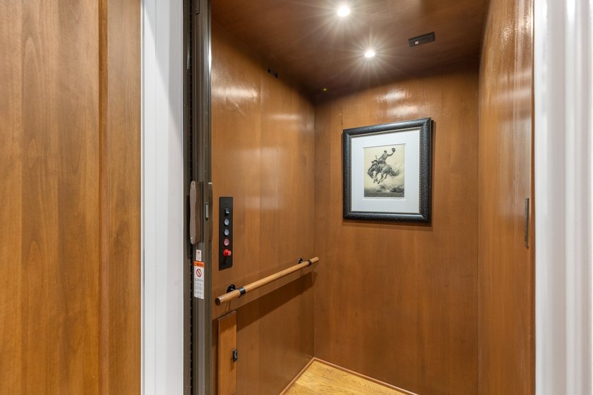 Redesigned and completely renovated in 2020, this extraordinary - photo 40
