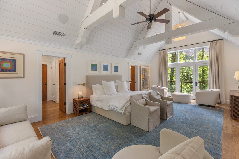 Redesigned and completely renovated in 2020, this extraordinary - photo 43