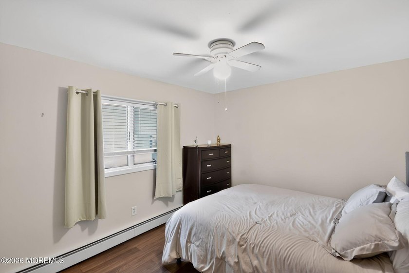 Welcome to this well-maintained 4-bedroom, 3.5-bath ranch in the - photo 31