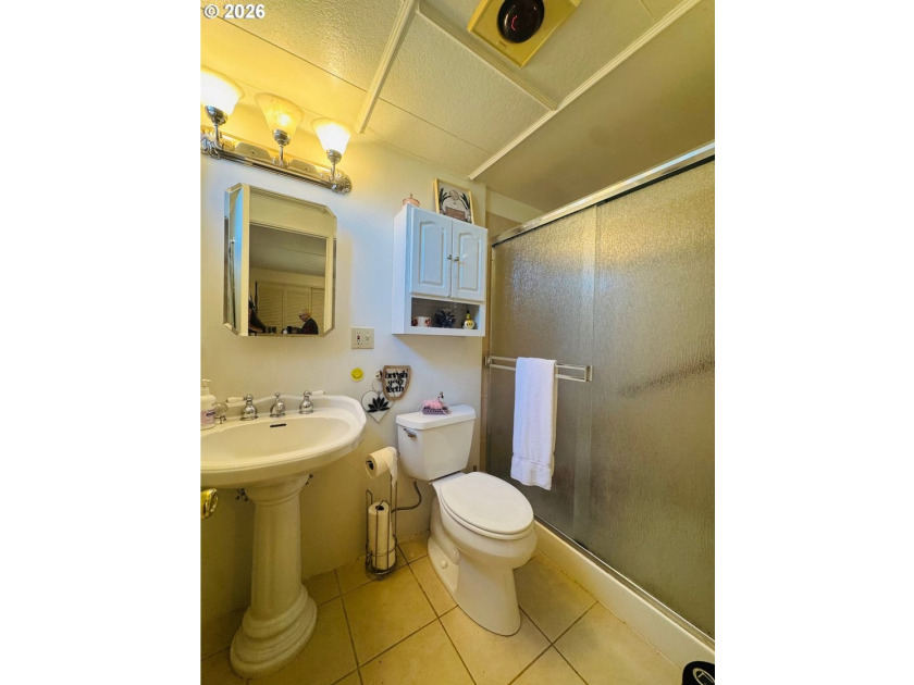 Charming 3BD/2BA manufactured home nestled at the end of a quiet - photo 15