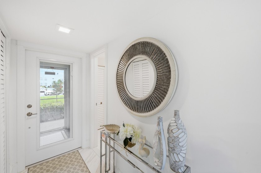 Rarely does a home so cleary reflect creativity and vision. This - photo 4