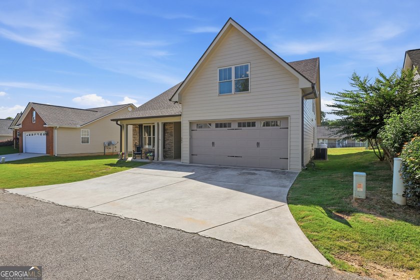 Welcome to this spacious 4 bedroom, 3 bath home in the highly - photo 41